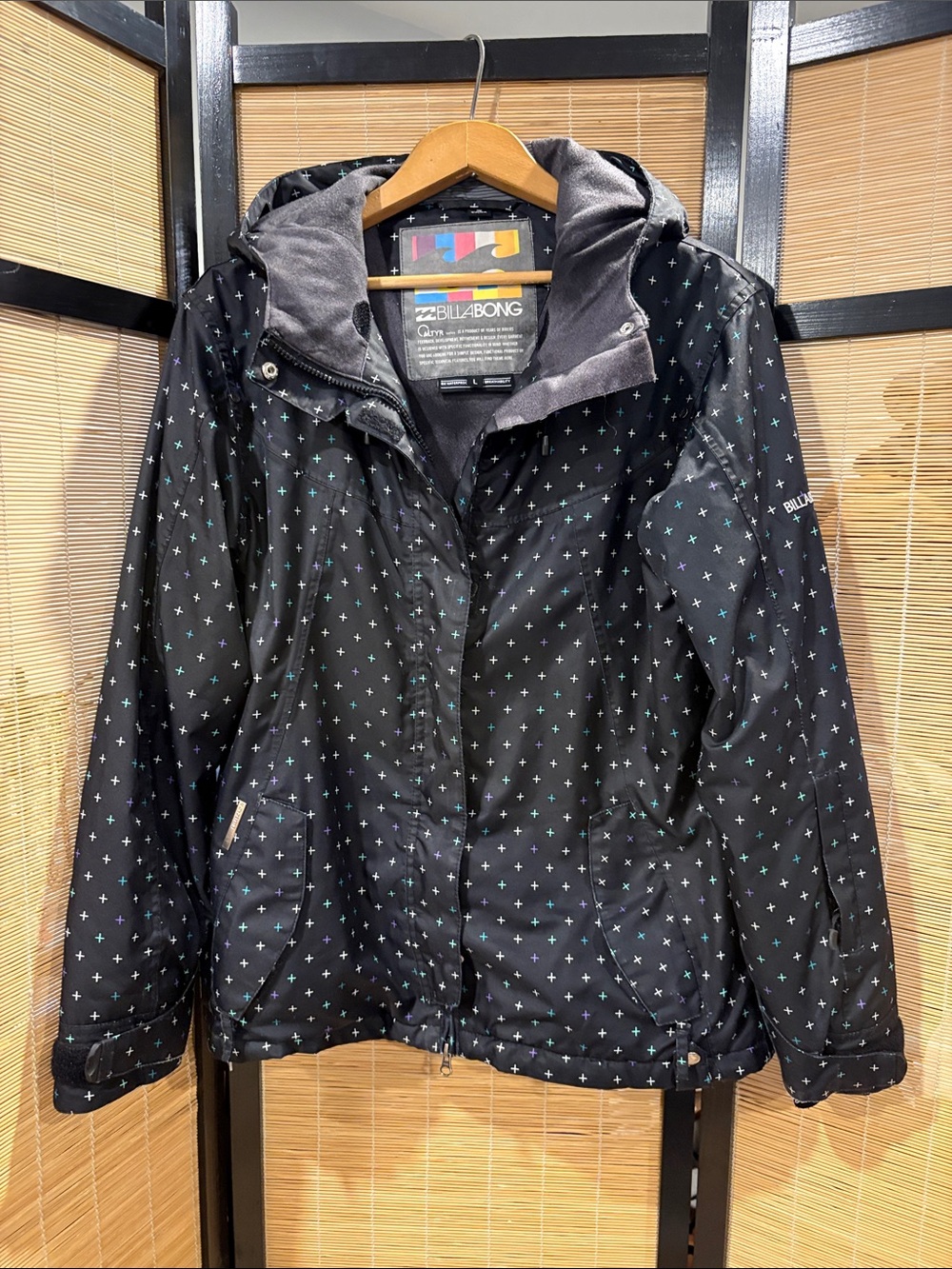 Billabong Black Hooded Ski Jacket with Teal & Light Blue Cross Pattern